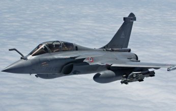 الإمارات تعلن شراء 80 طائرة من طراز رافال الفرنسية لتحل محل أسطول الميراج