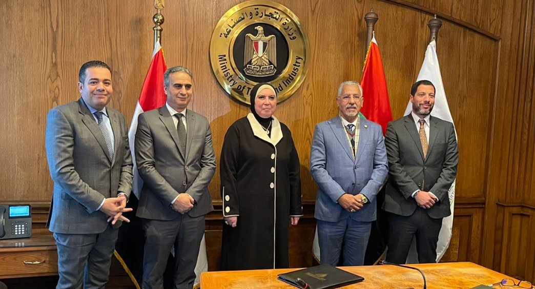 مصر.. .التجارة توقع بروتوكول تعاون مع جائزة خليفة مصر.. .التجارة توقع بروتوكول تعاون مع جائزة خليفة