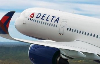 كمامة تثير الذعر على متن طائرة أمريكية