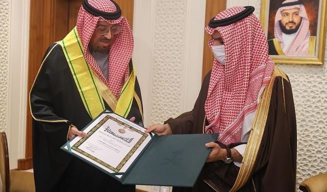 وزير الخارجية السعودي يودع سفير البحرين لدى المملكة بمناسبة انتهاء فترة عمله وزير الخارجية السعودي يودع سفير البحرين لدى المملكة بمناسبة انتهاء فترة عمله