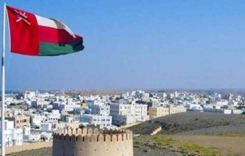 عمان: لن نسمح بدخول الموظفين الغير مطعمين بلقاح كورونا مقار عملهم
