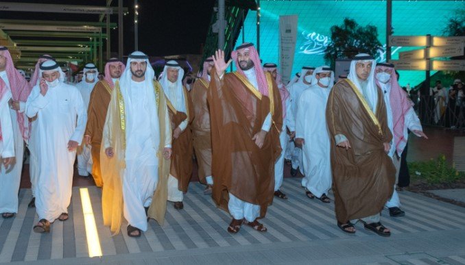 ولي العهد السعودي يزور جناحي السعودية والإمارات في إكسبو 2020 دبي ولي العهد السعودي يزور جناحي السعودية والإمارات في إكسبو 2020 دبي
