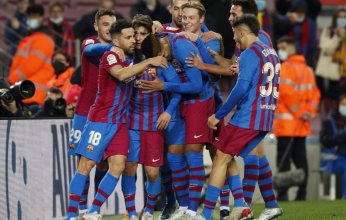 مدافعا «برشلونة» يشعلا صراع «إنجليزي - ألماني» في موسم الانتقالات الشتوية