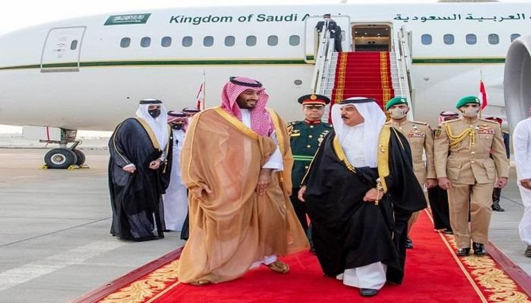 ولي العهد السعودي يصل البحرين في زيارة رسمية ولي العهد السعودي يصل البحرين في زيارة رسمية