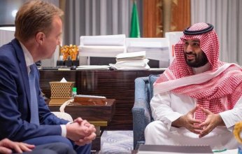 ولي العهد السعودي يبحث مع رئيس منتدى دافوس آثار جائحة كورونا