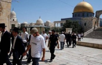 عشرات المستوطنين يقتحمون المسجد الأقصى وسط حراسة مشددة