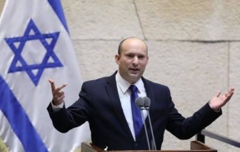 بينيت يهاتف بن زايد معربا عن إدانته للهجوم الحوثي على الإمارات