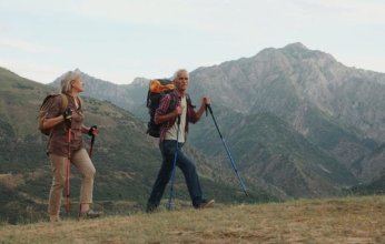 ظاهرة المعمرون.. ما سبب طول عمر سكان المناطق الزرقاء بالعالم