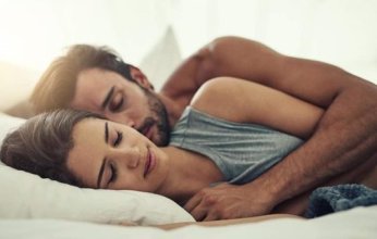 النساء تنجذب أكثر للرجال السيئين بالعلاقات الحميمة