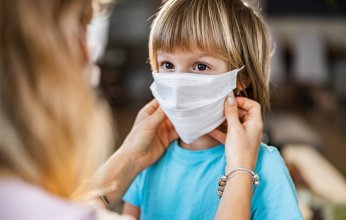 تجنباً لتعطيل المدارس.. .فرنسا تفرض ارتداء الكمامات على الأطفال فوق السادسة