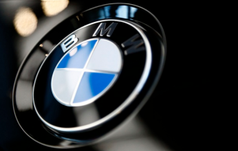 حرباء BMW.. عملاق السيارات الألماني يطرح نموذجا يغير الطلاء ذاتياً (فيديو)