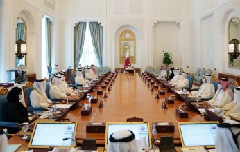 وفقًا لاشتراطات محددة.. قطر تسمح لـ«غير المطعمين» بالدخول للأماكن العامة