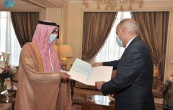 مندوب السعودية في الجامعة العربية يطالب بموقف دولي موحد ضد الحوث