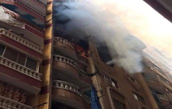 في حادث مؤلم.. أب يلقي طفلته من الطابق الخامس ويقفز خلفها هربًا من حريق