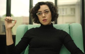 «إيميلي المجرمة».. يفضح ازدواجية المجتمع الأمريكي