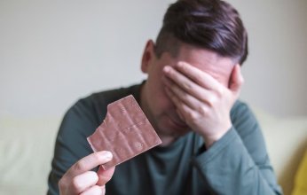 الطعام وراء مرض العصر.. كيف تقود التغذية السيئة الى الصداع النصفي؟