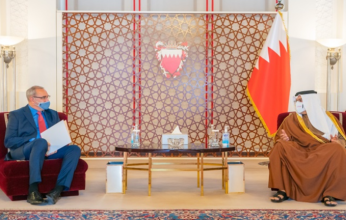 ولي العهد البحريني يستقبل السفير الإسرائيلي لدى المملكة