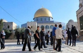 بحماية شرطة الاحتلال.. مستوطنون يقتحمون المسجد الأقصى