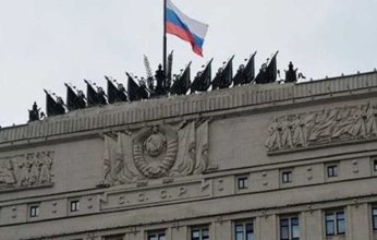 الدفاع الروسية تعلن السيطرة على مطار ومدينة جنوب أوكرانيا