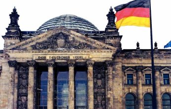 ألمانيا تسمح بتسليم 400 قاذفة قنابل لأوكرانيا