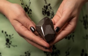 الأغلى في العالم.. لماذا يتنافس العالم لشراء ماسة الألغاز؟