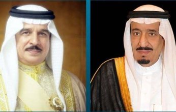بمناسبة يوم التأسيس.. ملك البحرين وولي عهده يهنئان خادم الحرمين