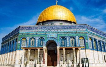 مستوطنون إسرائيليون يقتحمون المسجد الأقصى تحت حماية شرطة الاحتلال