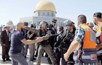 عشرات المستوطنون يقتحمون المسجد الأقصى وسط حراسة شرطة الاحتلال