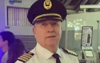 طيار مصري يدهش العالم بهبوطه بطائرة بمطار هيثرو خلال العاصفة "يونيس"