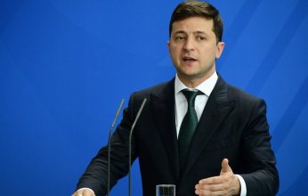 رئيس أوكرانيا يتعهد بالبقاء في كييف