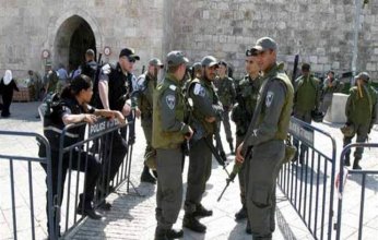 مستوطنون إسرائيليون يقتحمون ساحات المسجد الأقصى