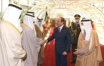 السيسي يلتقي رئيس وزراء الكويت ويشيد بمتانة العلاقات المصرية الكويتية