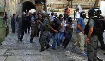 انتهاكات مستمرة.. مستوطنون يقتحمون المسجد الأقصى في حراسة قوات الاحتلال