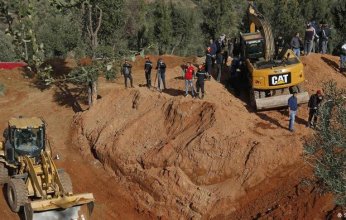 وسائل إعلام مغربية طبيب يتولى عملية إخراج الطفل ريان