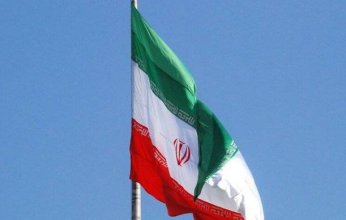 شاحنة تقتحم بوابات أحد المساجد بمدينة قم في إيران