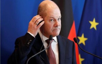 مستشار ألمانيا يطالب بوتين بوقف الحرب فى أوكرانيا والسماح بدخول مساعدات إنسانية