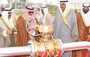 أمير الكويت يدشن مشروع الوقود البيئي.. ويؤكد بلاده والسعودية أسرة واحدة