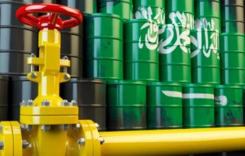 محادثات بين «الرياض وبكين» لتسعير مبيعات النفط السعودي باليوان بدلا من الدولار