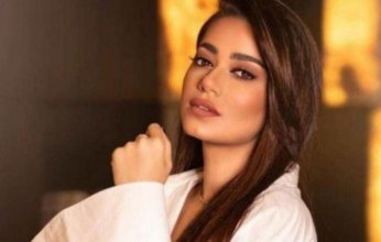 رحمة رياض تشعل مواقع التواصل بالفيديو الترويجي لـ «ساعة رمل»