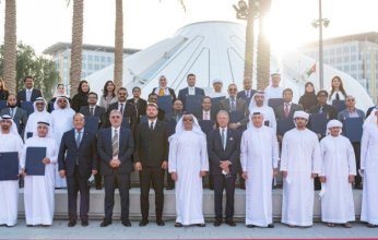 وزير الداخلية الإماراتي يكرم الداعمين وأطباء مبادرة «ووترفولز» العالمية