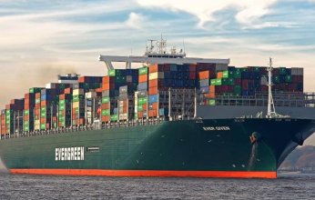 جنوح سفينة لـ«إيفرغرين» يعطّل الملاحة في خليج تشيسابيك الأمريكي