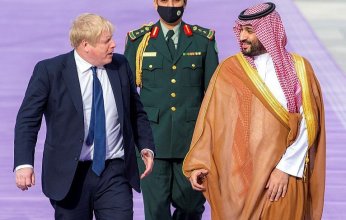ولي العهد السعودي يستقبل رئيس وزراء بريطانيا