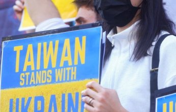 رئيسة تايوان تتبرع براتبها لكييف.. ويابانيون يتطوعون للقتال