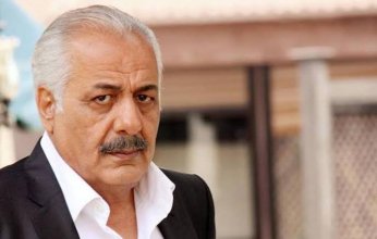 الممثل السوري أيمن زيدان ينشر صورة له من الطفولة احتفالاً بعيد الأم