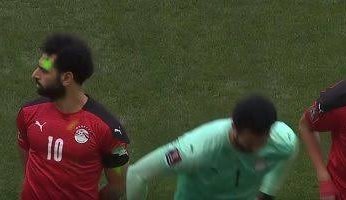 انهيار زيزو وصمت صلاح.. كواليس غرفة ملابس المنتخب الوطني بعد المباراة