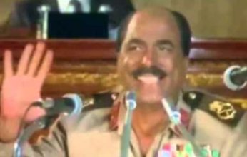 تعرف علي رد أحمد زكى عن انتقادات تجسيده لشخصية السادات؟.. جهزوا الحجارة واستنونى