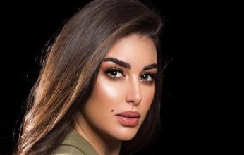 ياسمين صبري تؤدي مناسك العمرة برفقة شقيقة «أبو هشيمة» (صورة)