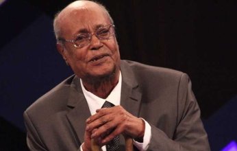 وفاة الشاعر والموسيقار السودانى السر قدور.. بعد صراع مع المرض