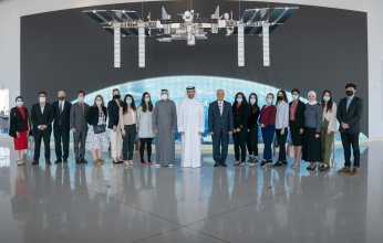 نائب حاكم الشارقة يلتقي وفدا من طلبة جامعة هارفارد الأميركية