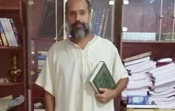 حاملاً المصحف.. صورة جديدة للمرشح للانتخابات الليبية سيف الاسلام القذافي